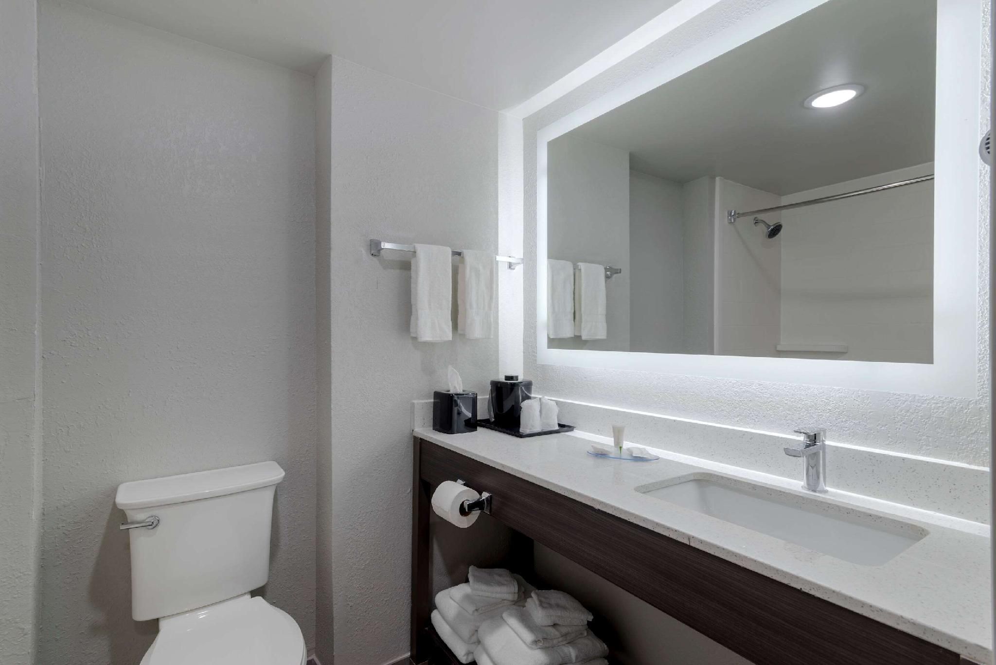 2 Double Beds, Nonsmoking, Accessible