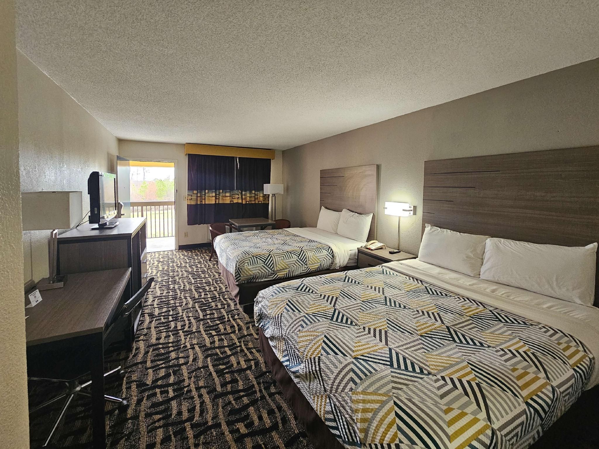 2 Queen Beds | Non-Smoking, Micfridge