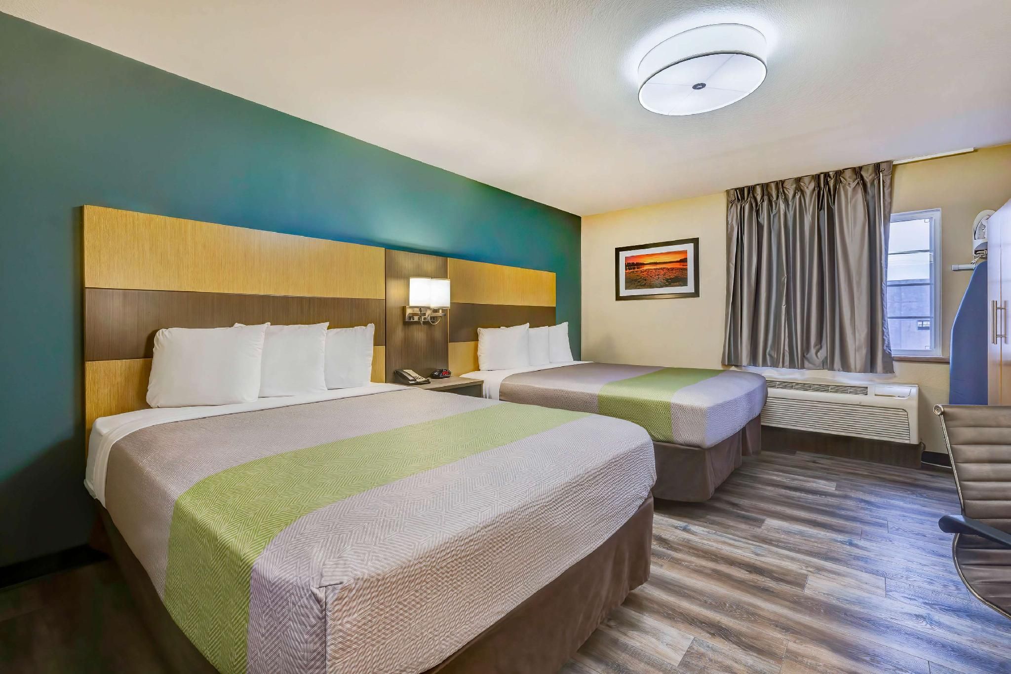 Studio 6  Lenexa, KS - Overland Park 2 Queen Beds | Non-Smoking, Kitchen