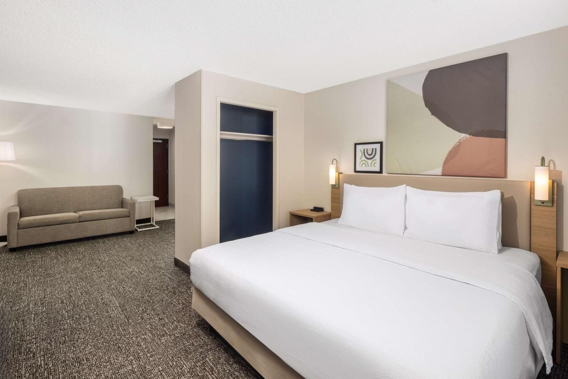 1 King Bed