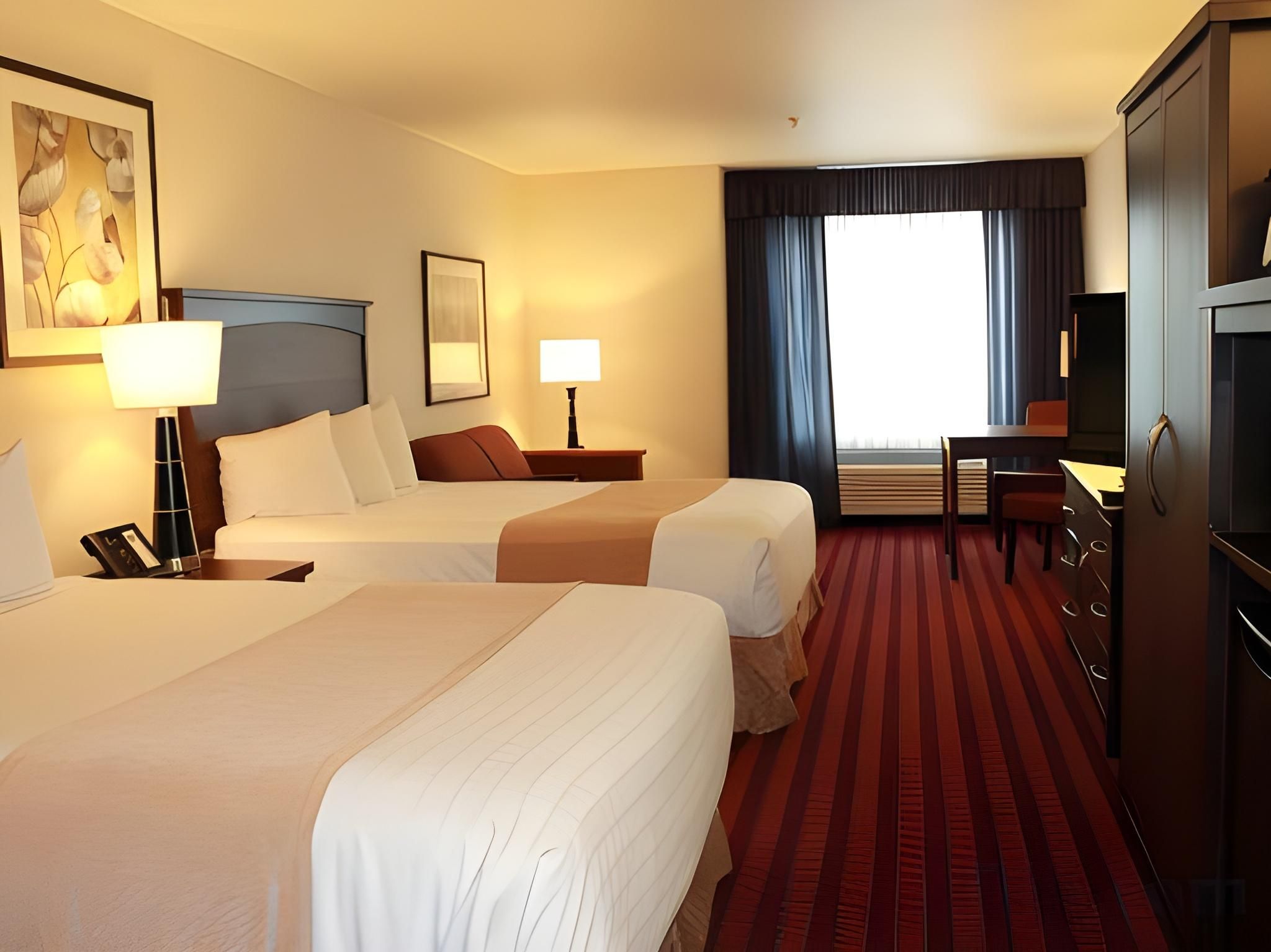 2 Queen Room