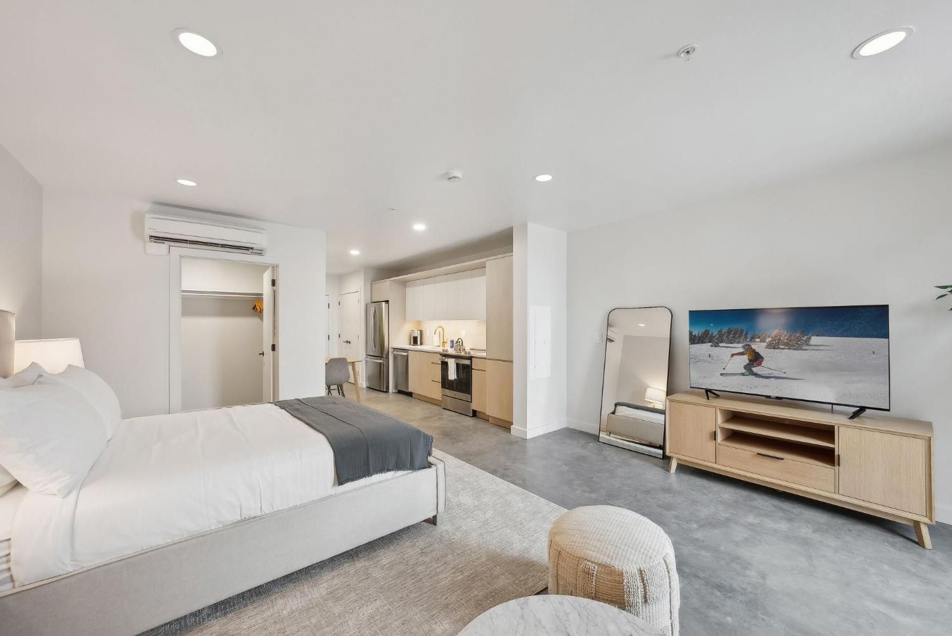 Studio Apartment