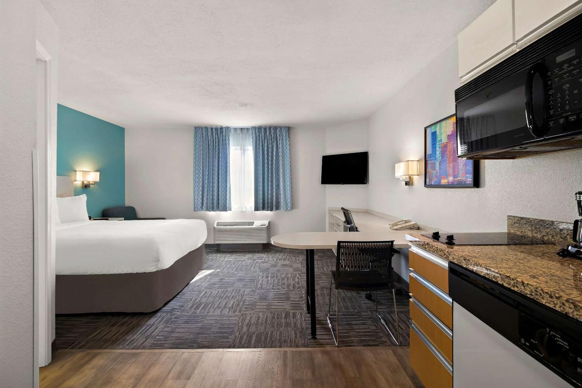 1 Queen Bed, Nonsmoking