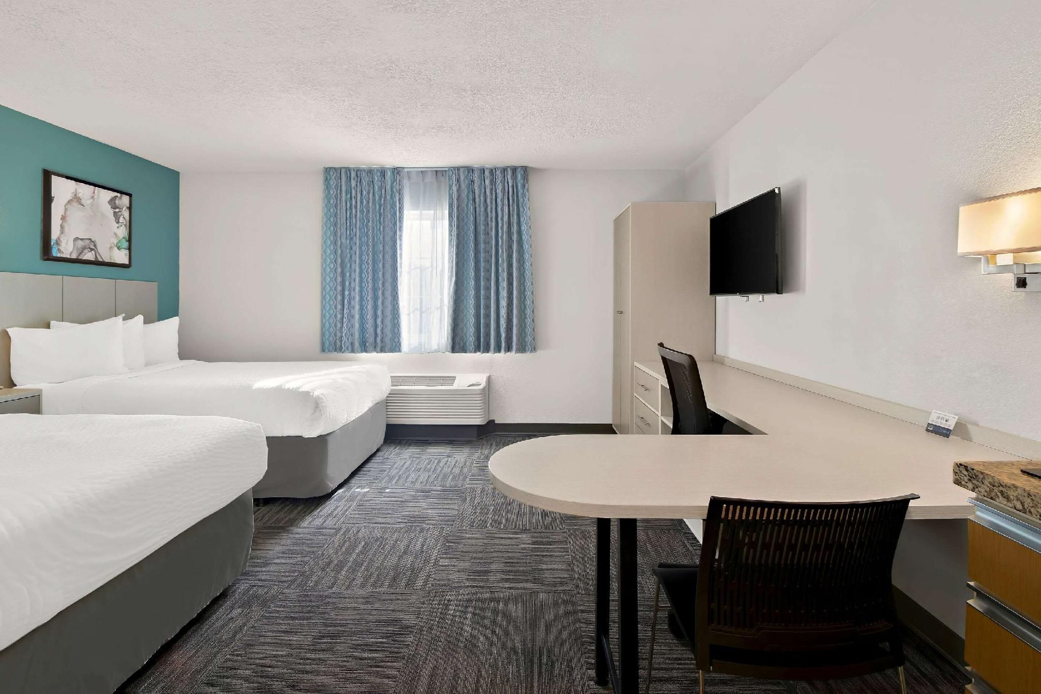 2 Double Beds, Suite, Nonsmoking