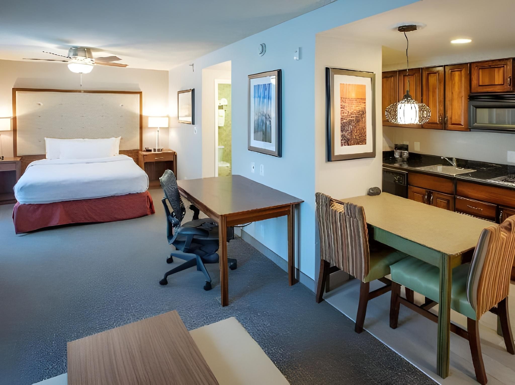 1 Queen Studio Suite