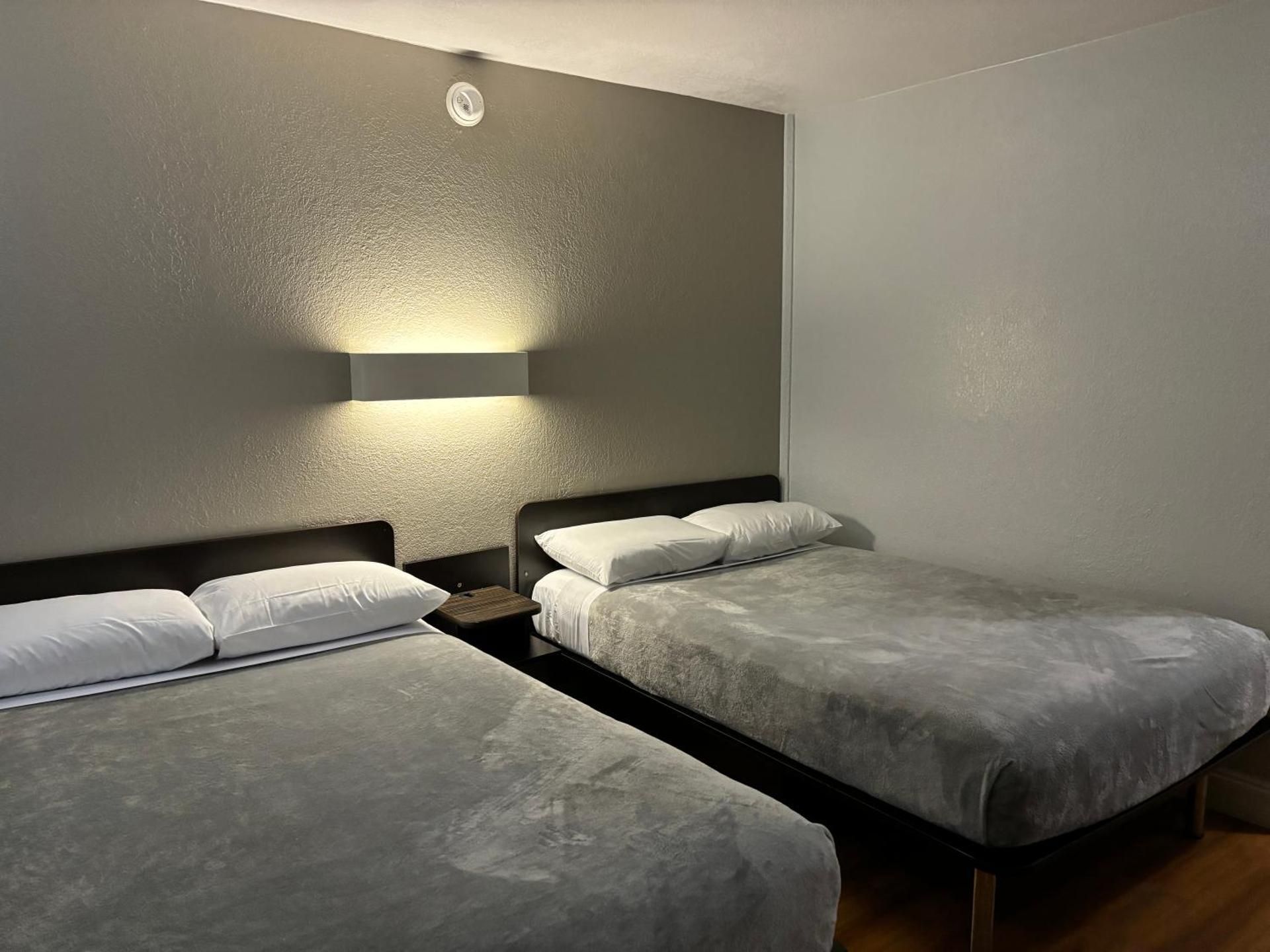 Double Room with Two Double Beds - Non-Smoking