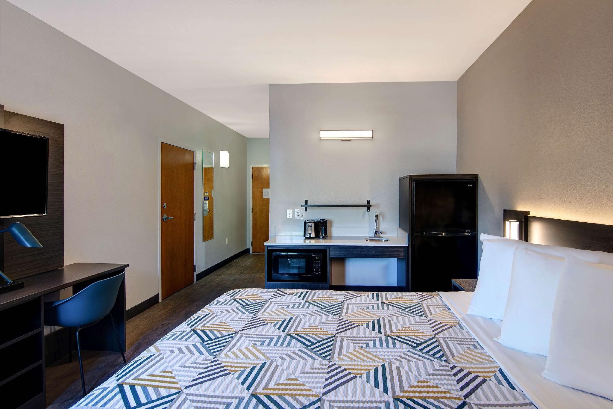 King Room - Disability Access - Non-Smoking