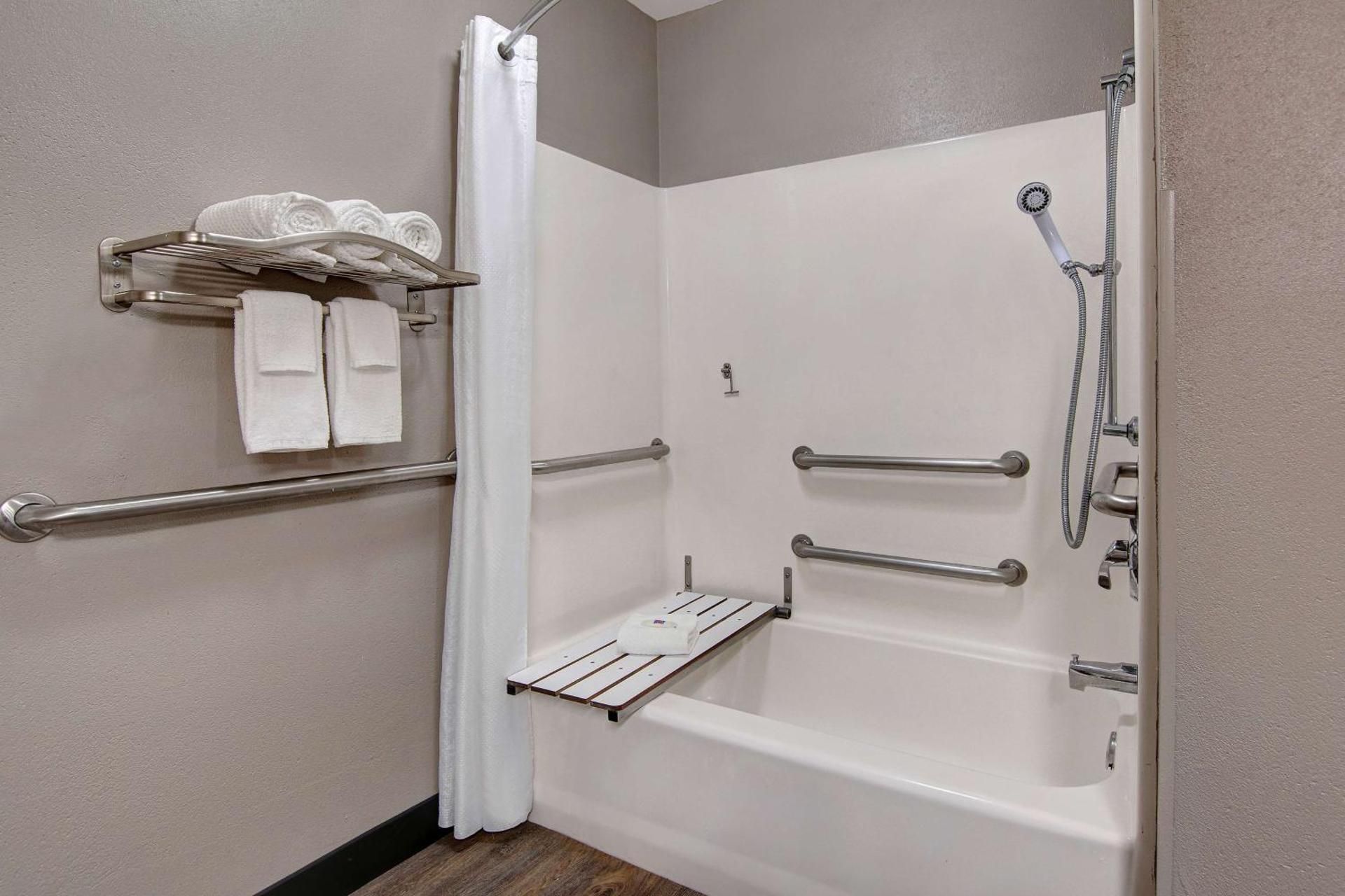 King Room - Disability Access - Non-Smoking