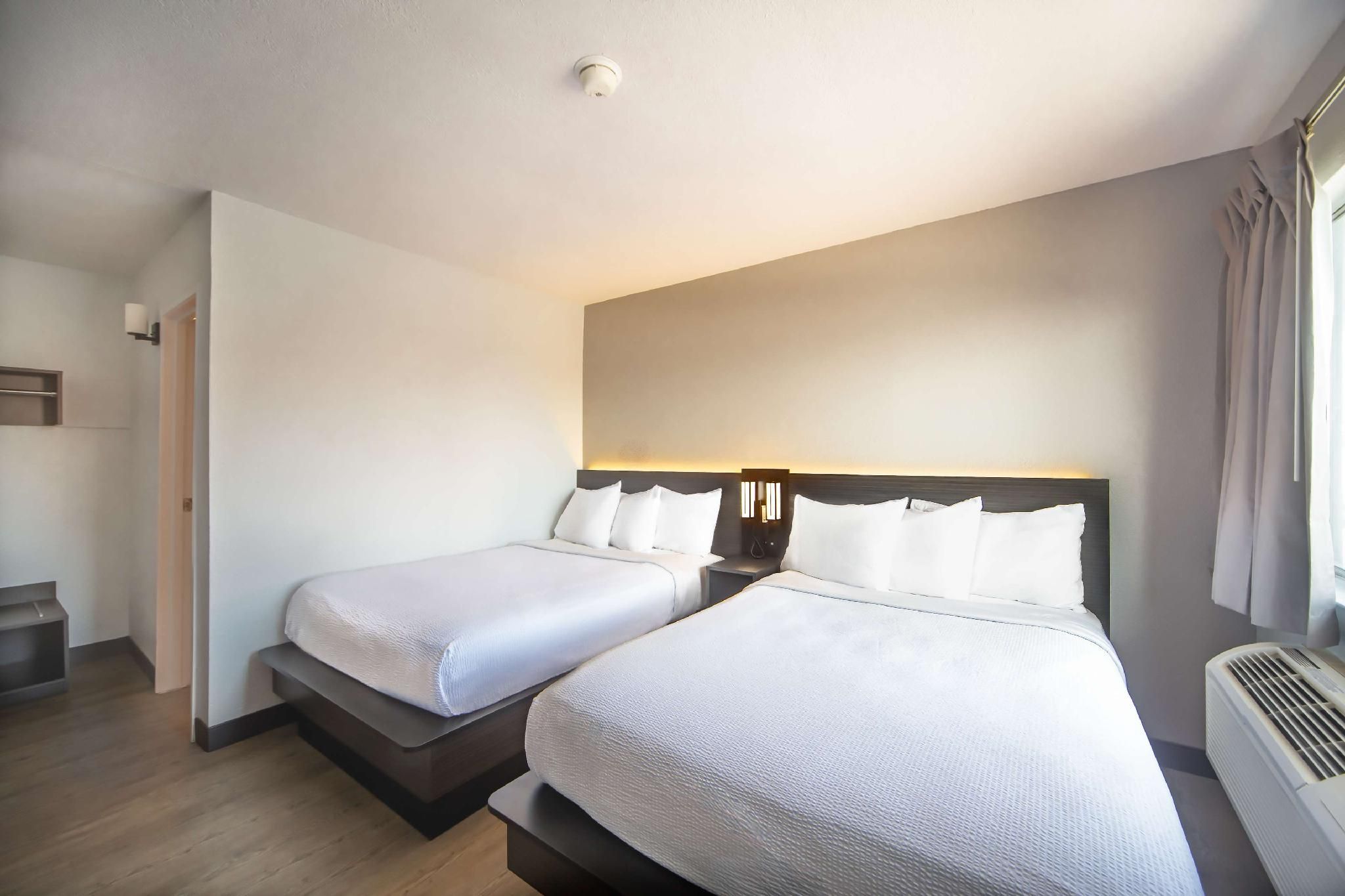 Motel 6 Del Rio, TX 2 DBs | Non-Smoking