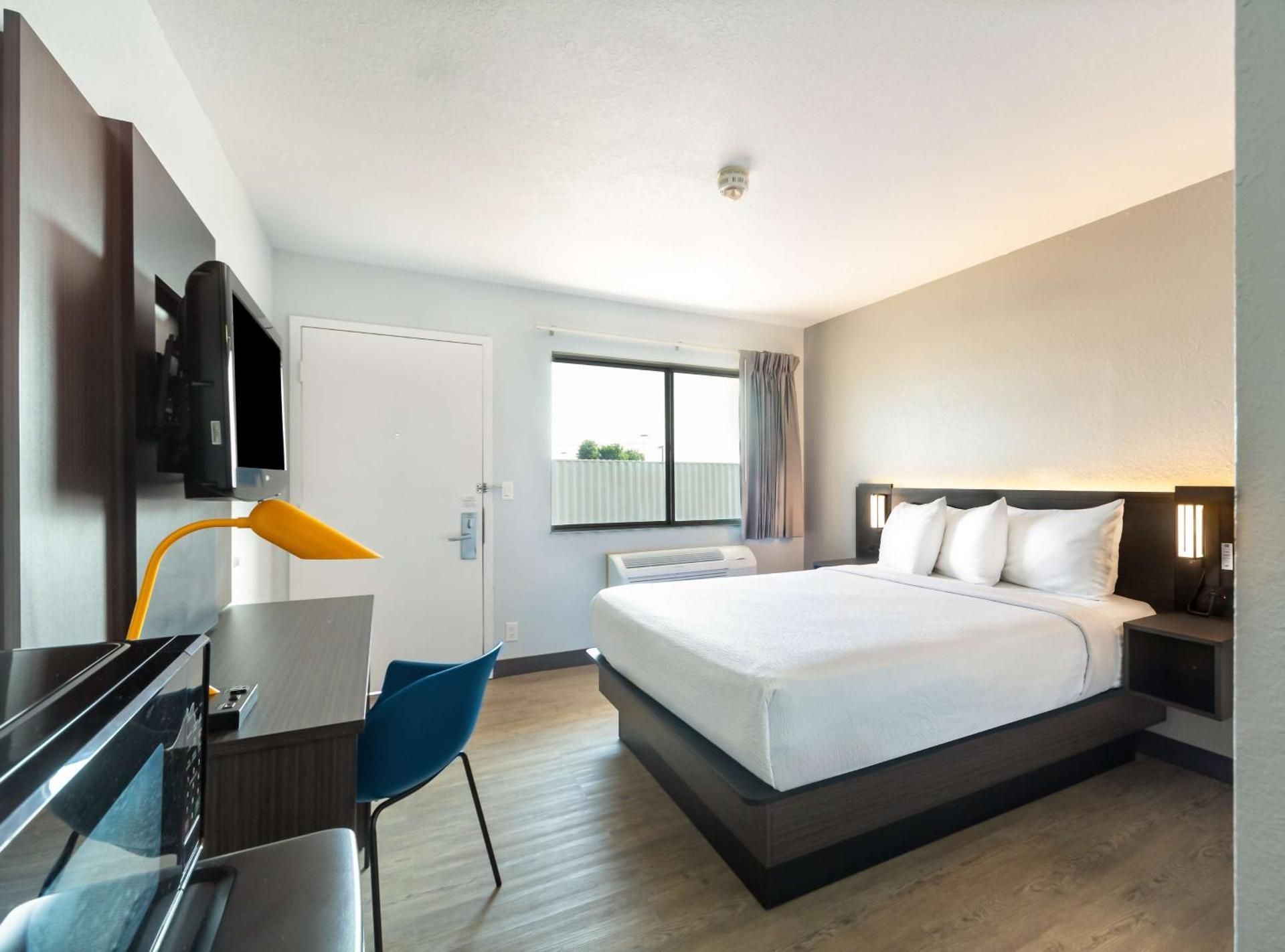 Double Room - Disability Access - Roll In Shower