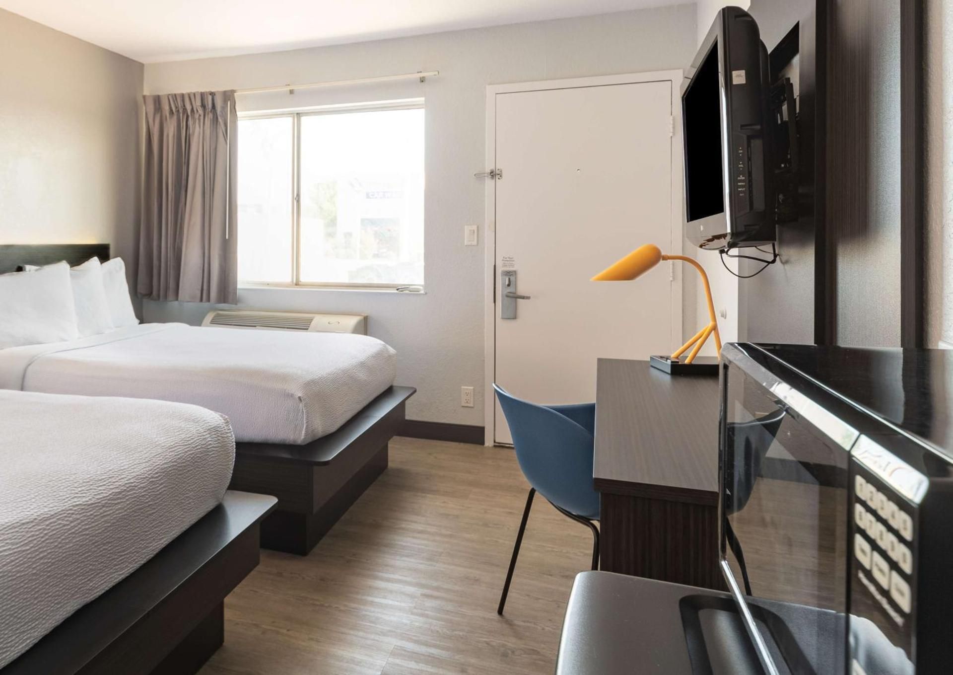 Deluxe Quadruple Room - Non-Smoking