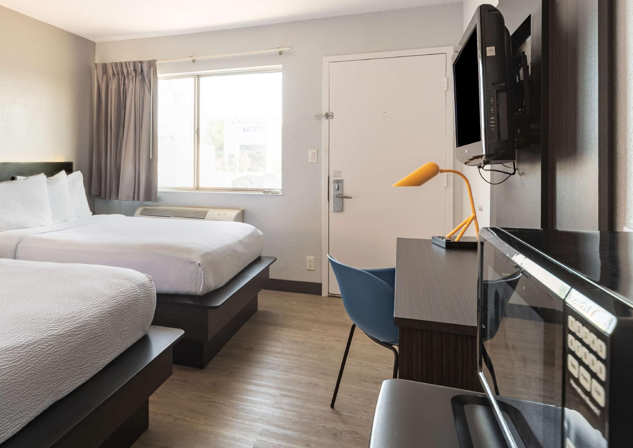 Motel 6 Del Rio, TX 2 DBs | Non-Smoking 2