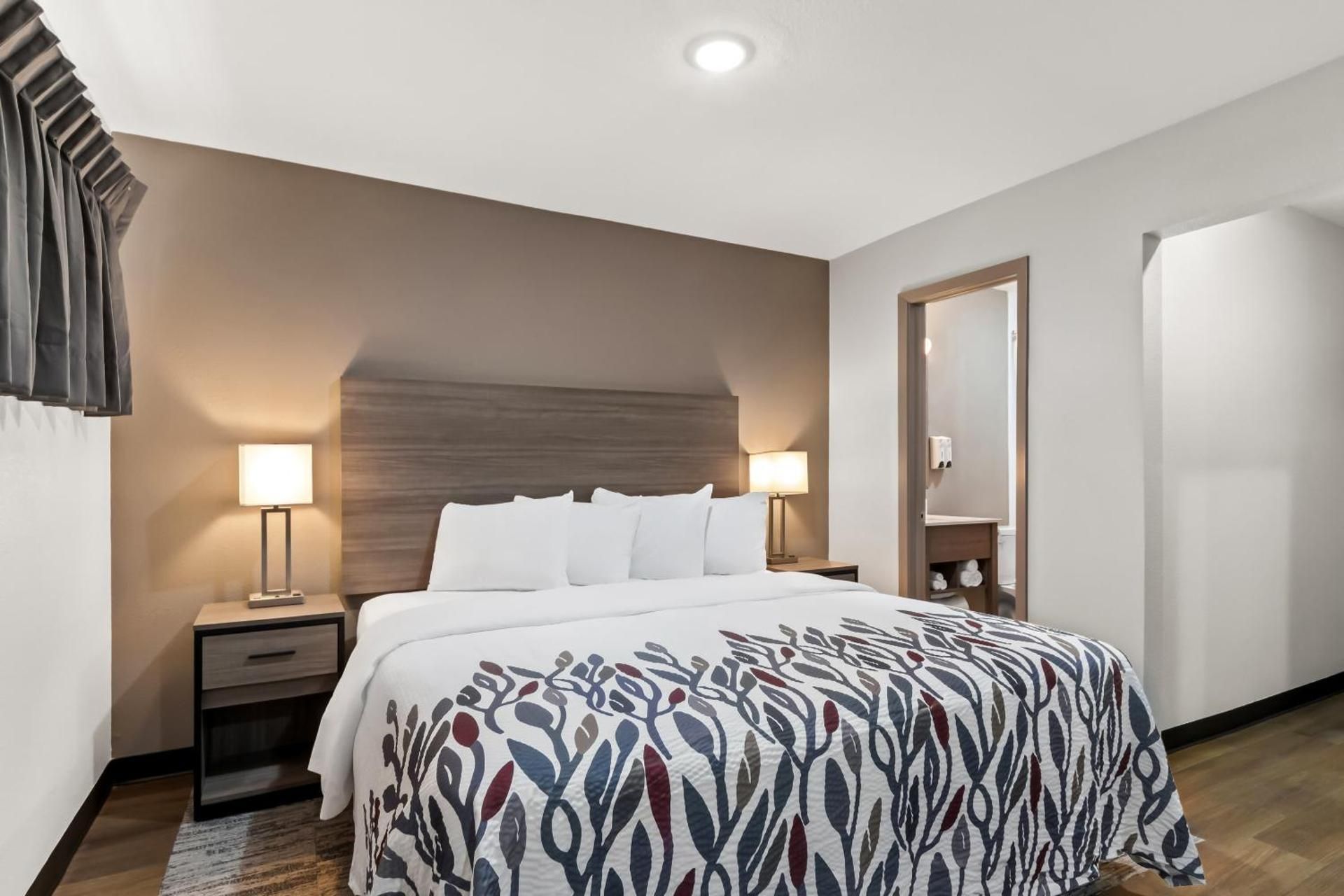 Superior King Room with Kitchenette Non-Smoking