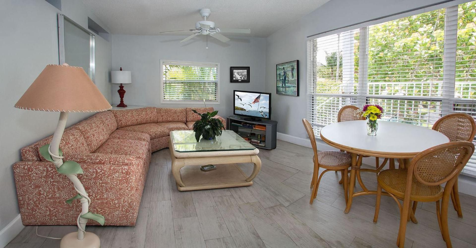 South Beach Place - Vero Beach Queen Suite 2