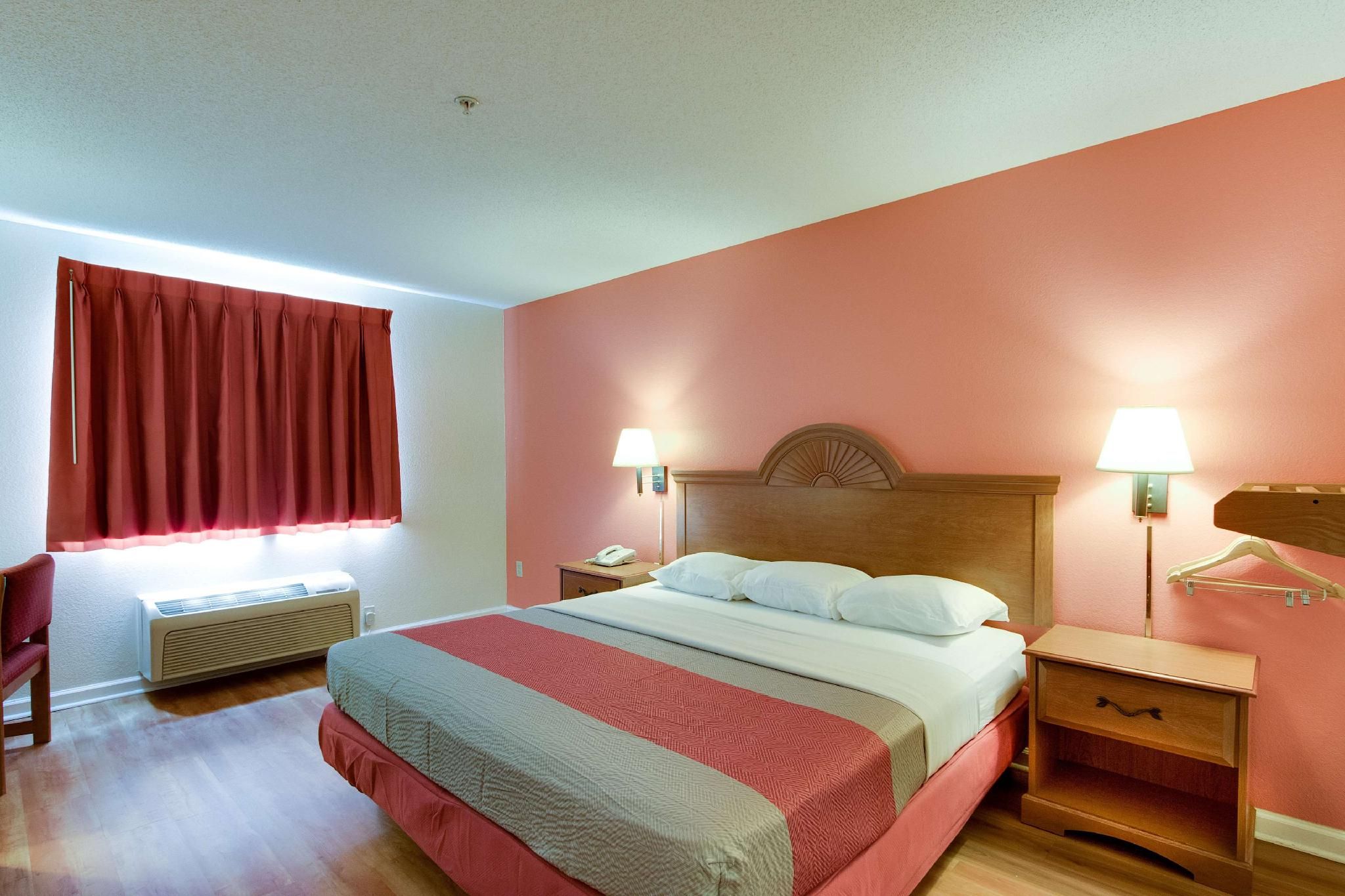 Motel 6 Hinesville, GA 1 KING BED | MOBILITY ACCESSIBLE RI SHOWER NSMK 2