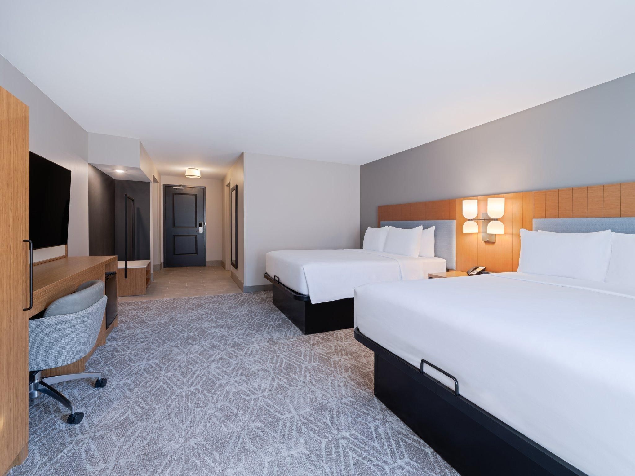 voco Moab By IHG 2 Queen Standard Communications Mobility Access Tub