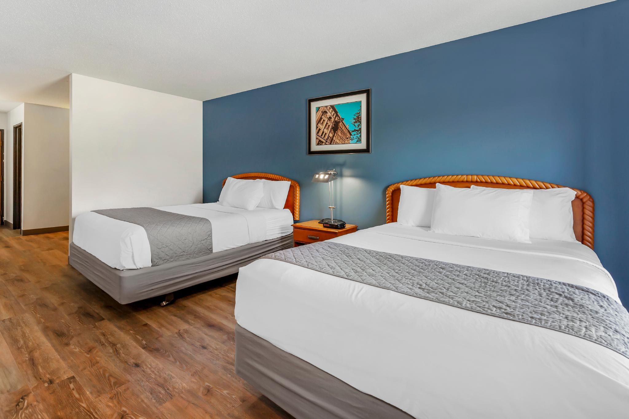 Standard Double Queen Room