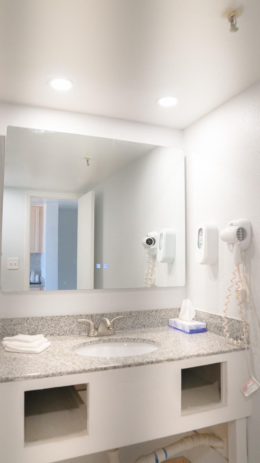 Lower Floor 2-Bedroom Suite