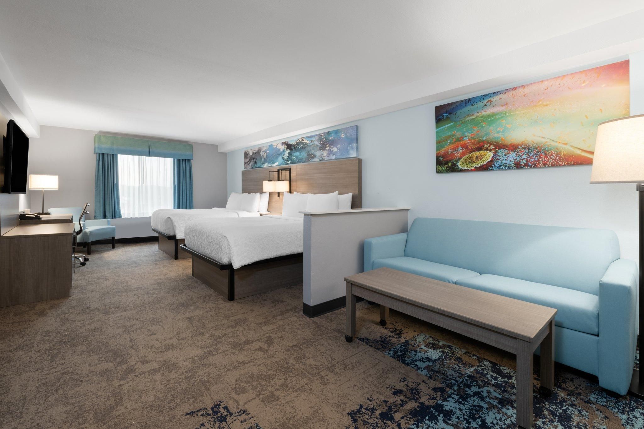 2 Queen Standard Sofa Bed Mobility Accessible Tub