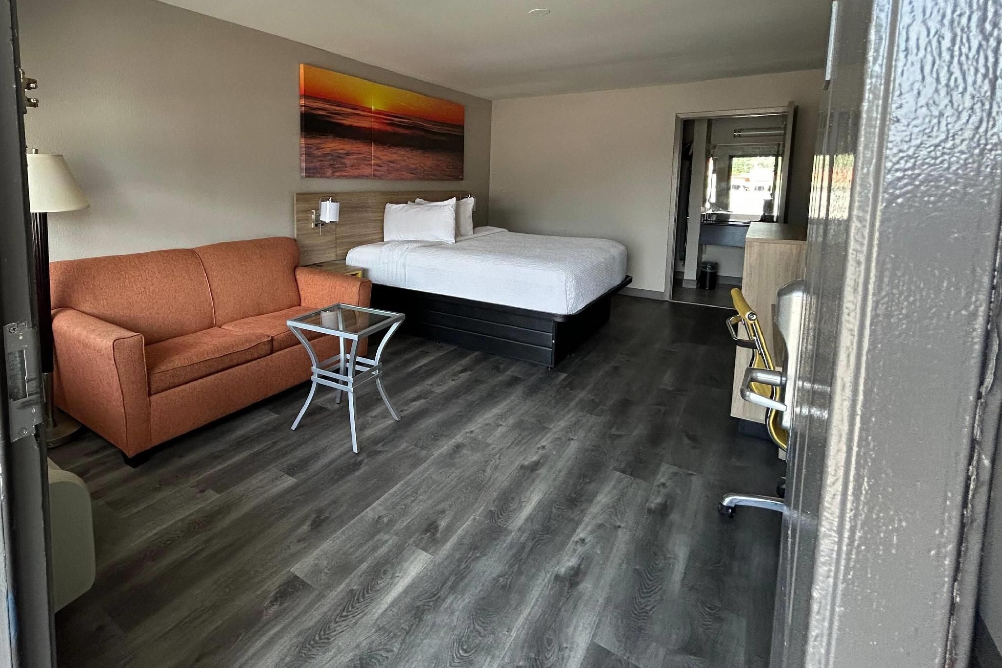 1 King Bed, Studio Suite, Non-Smoking