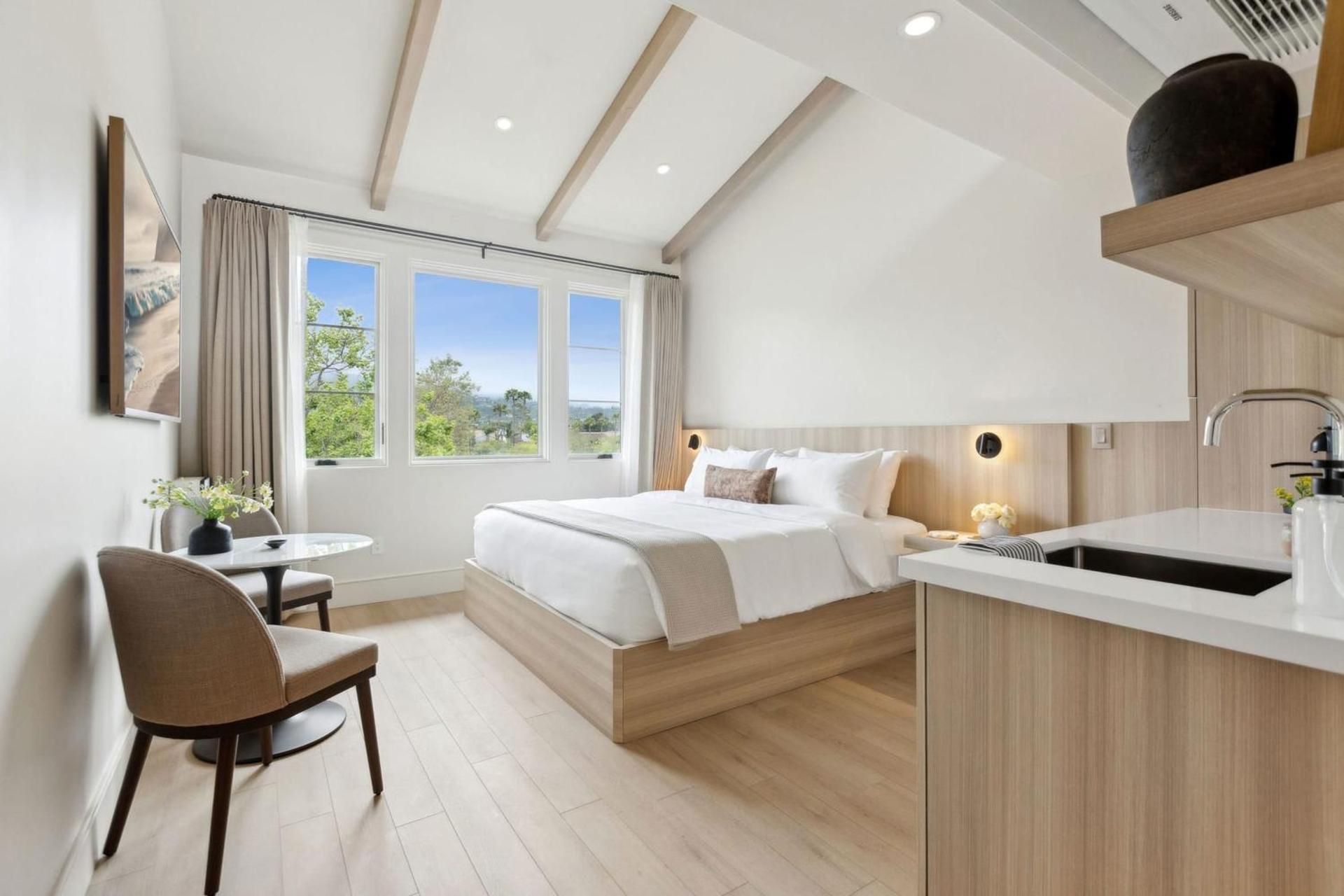Casa Riviera - Boutique Suites in Downtown Santa Barbara King Studio 2