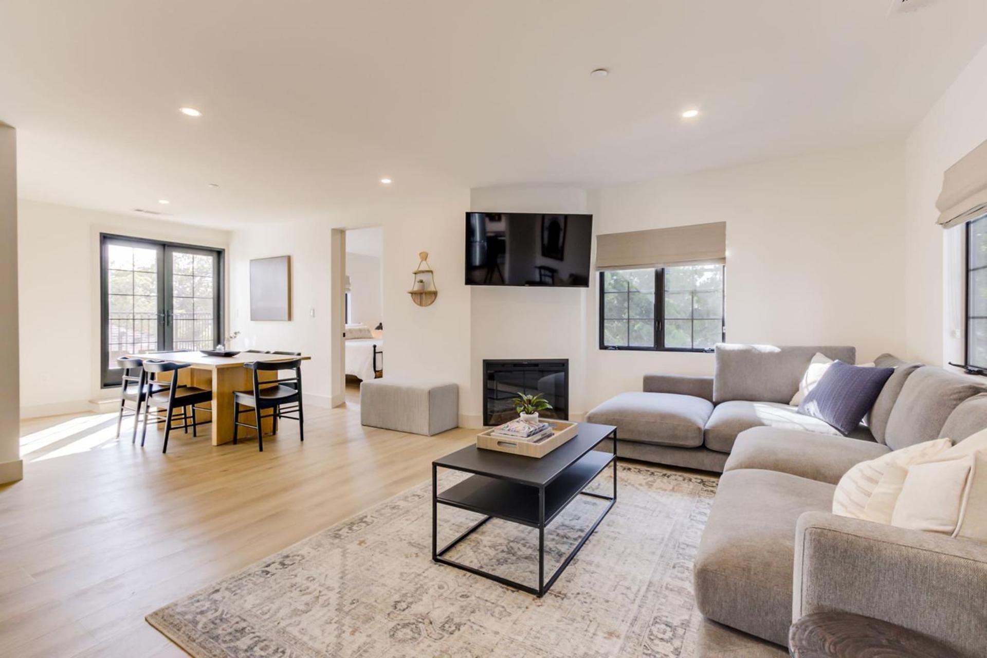 Casa Valerio - Boutique Suites in Downtown Santa Barbara Three-Bedroom Apartment 3