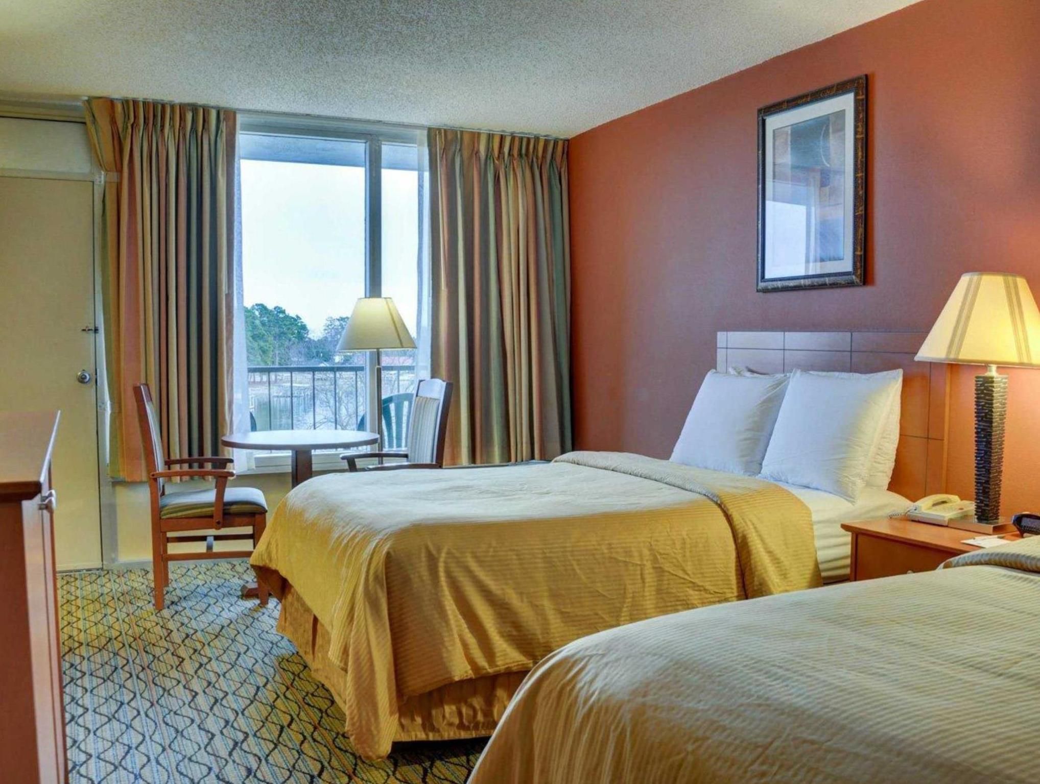 2 Double Beds