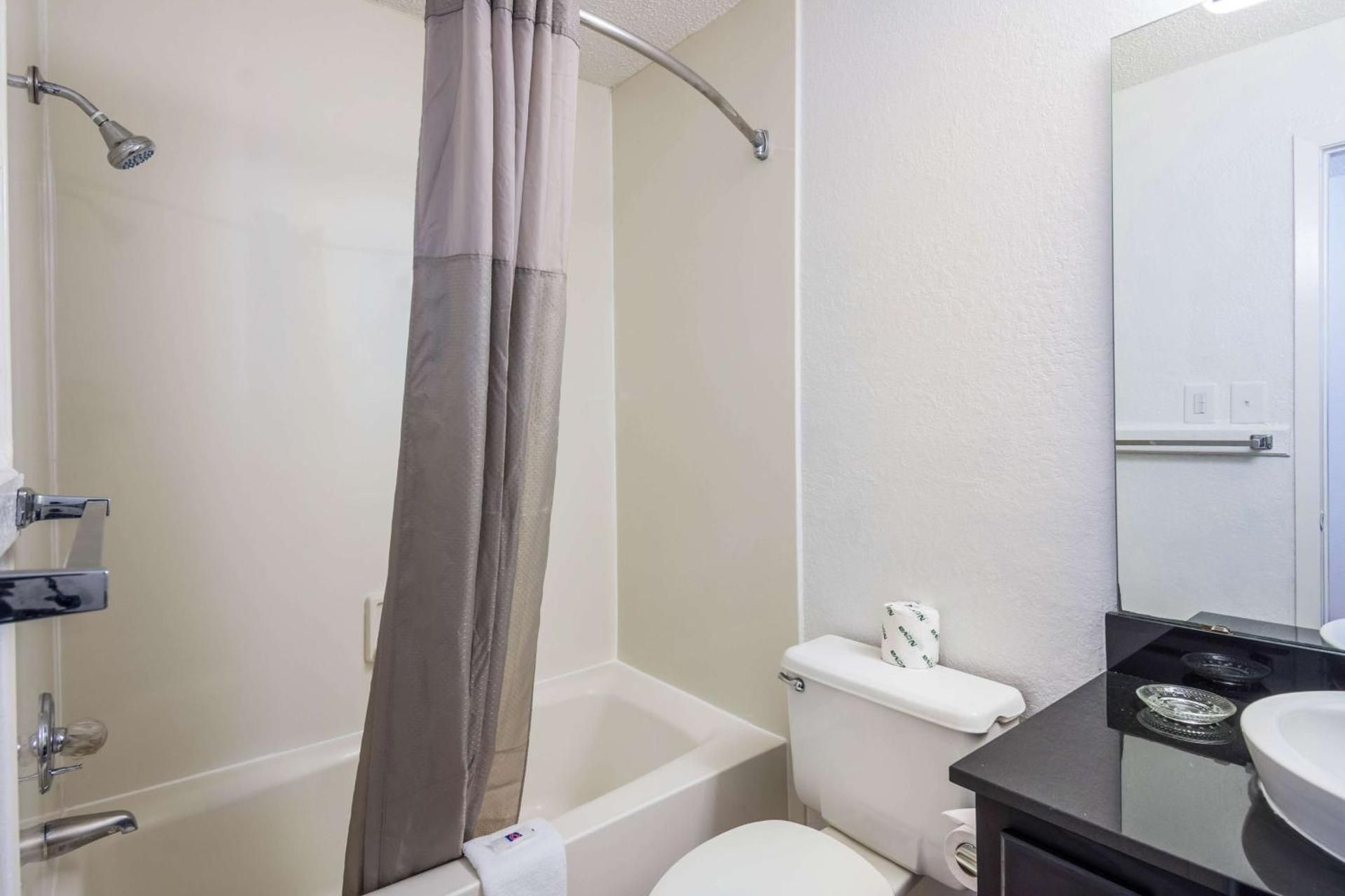 King Room - Disability Access - Non-Smoking