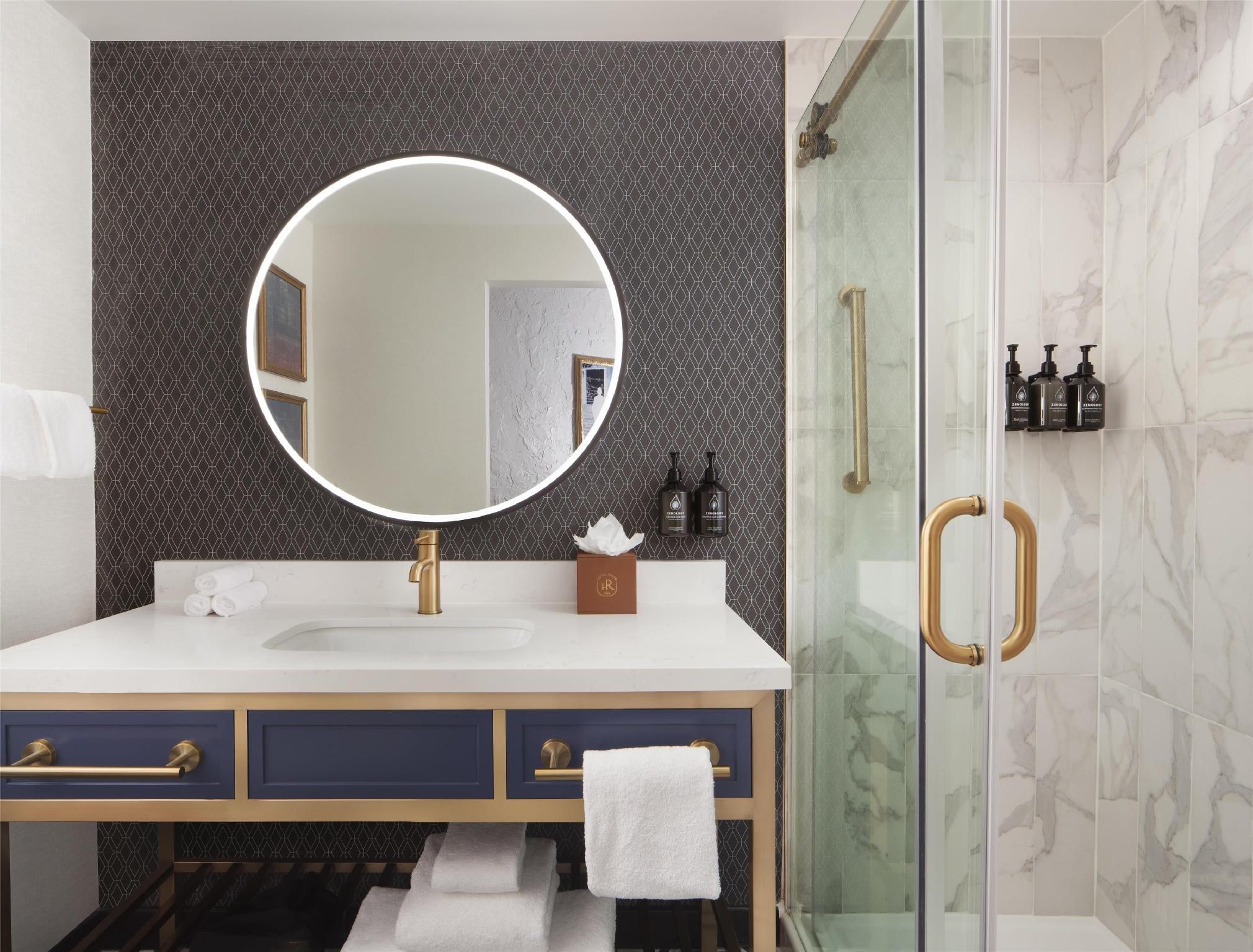 1 King Fireplace Studio Suite