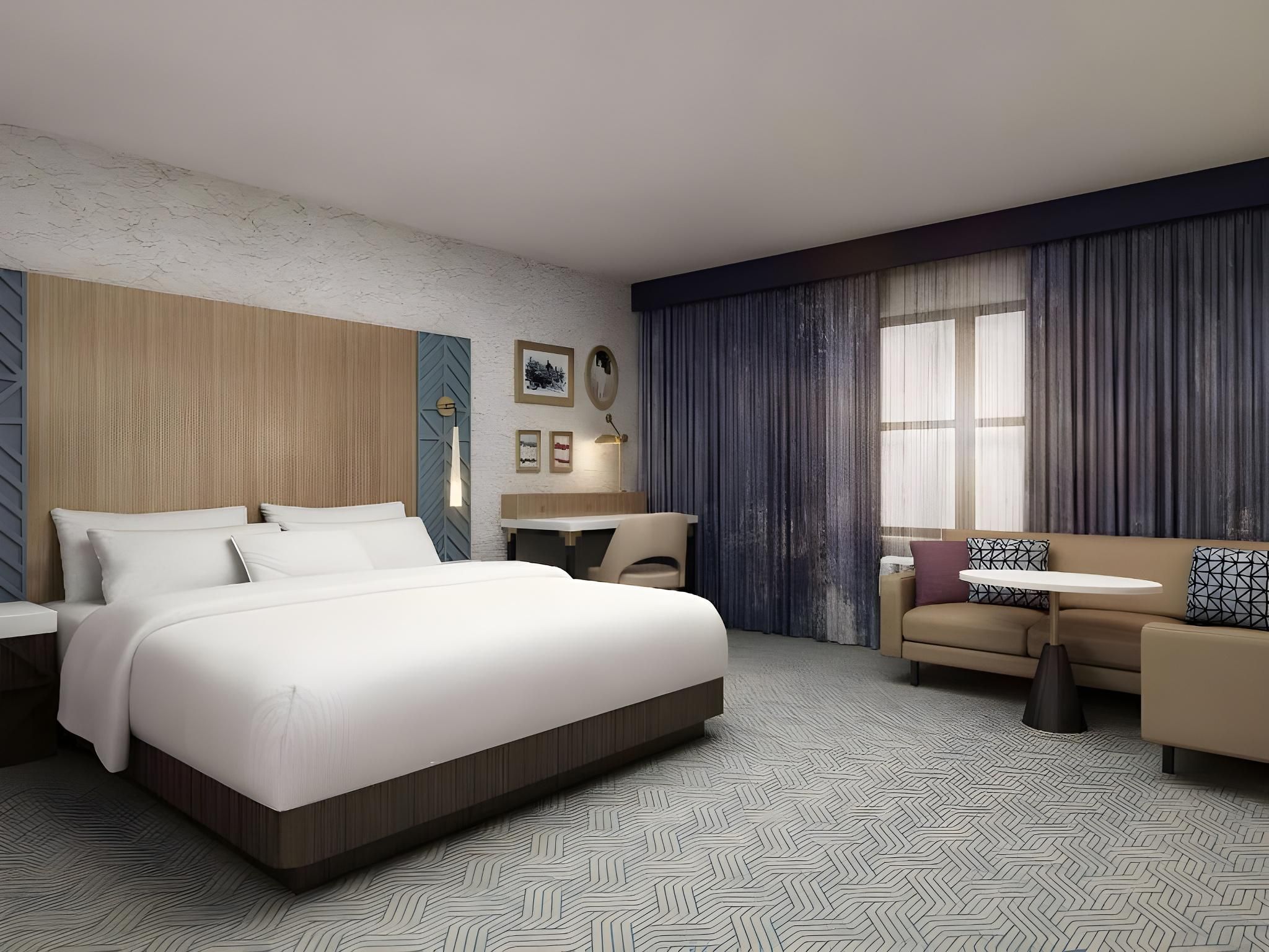 Hotel Royer Urbana Champaign, Tapestry Collection by Hilton 1 KING MOBILITY ACCESSIBLE ROLL IN SHOWER 2