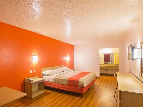 King Room - Disability Access - Non-Smoking