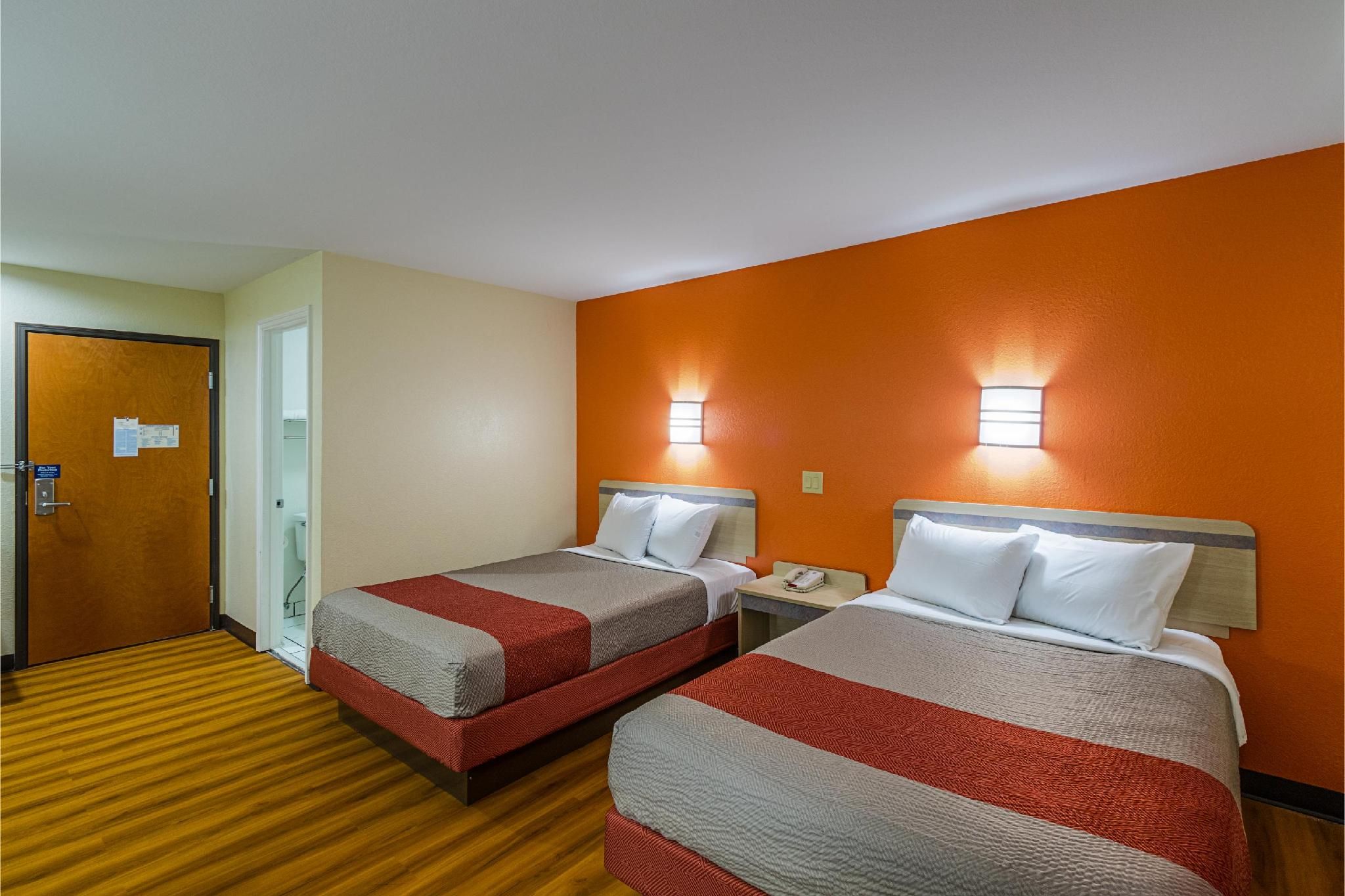 2 Full Beds | Non-Smoking