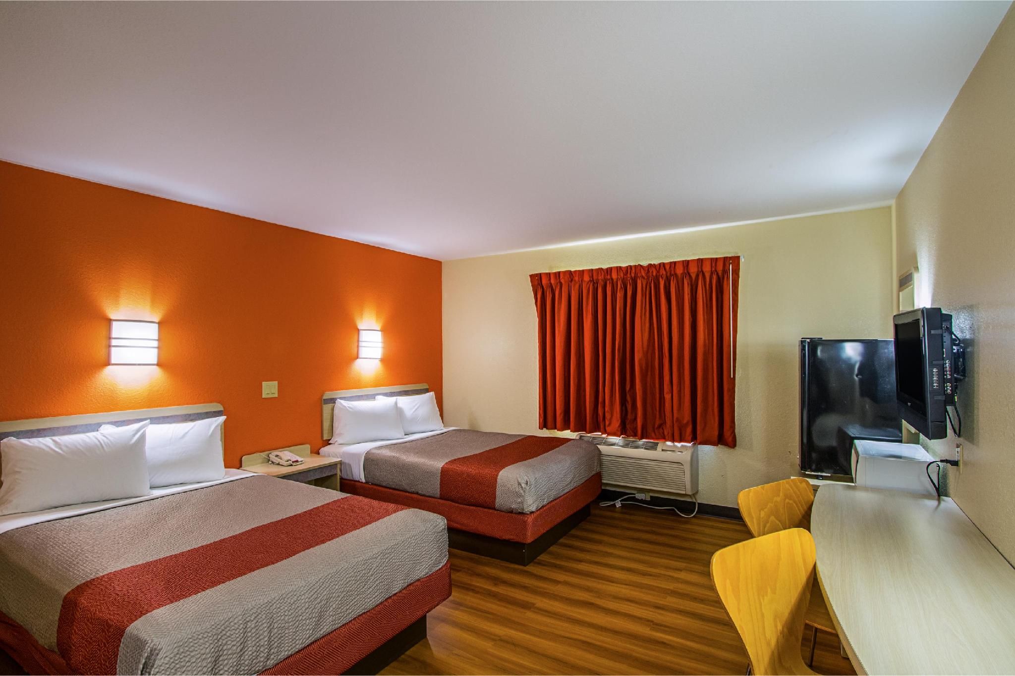 2 Full Beds | Non-Smoking