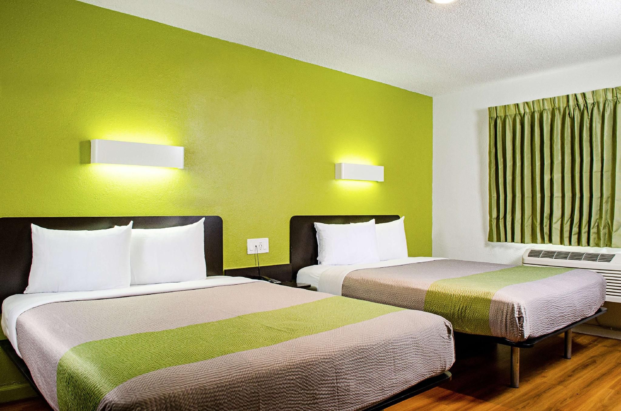 Motel 6 Modesto, CA - Downtown 2 Queen Beds |ADA/RI Shower/Non-Smoking