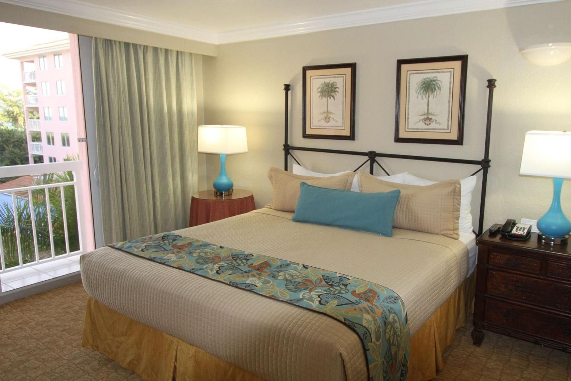 One Bedroom King Suite Island View