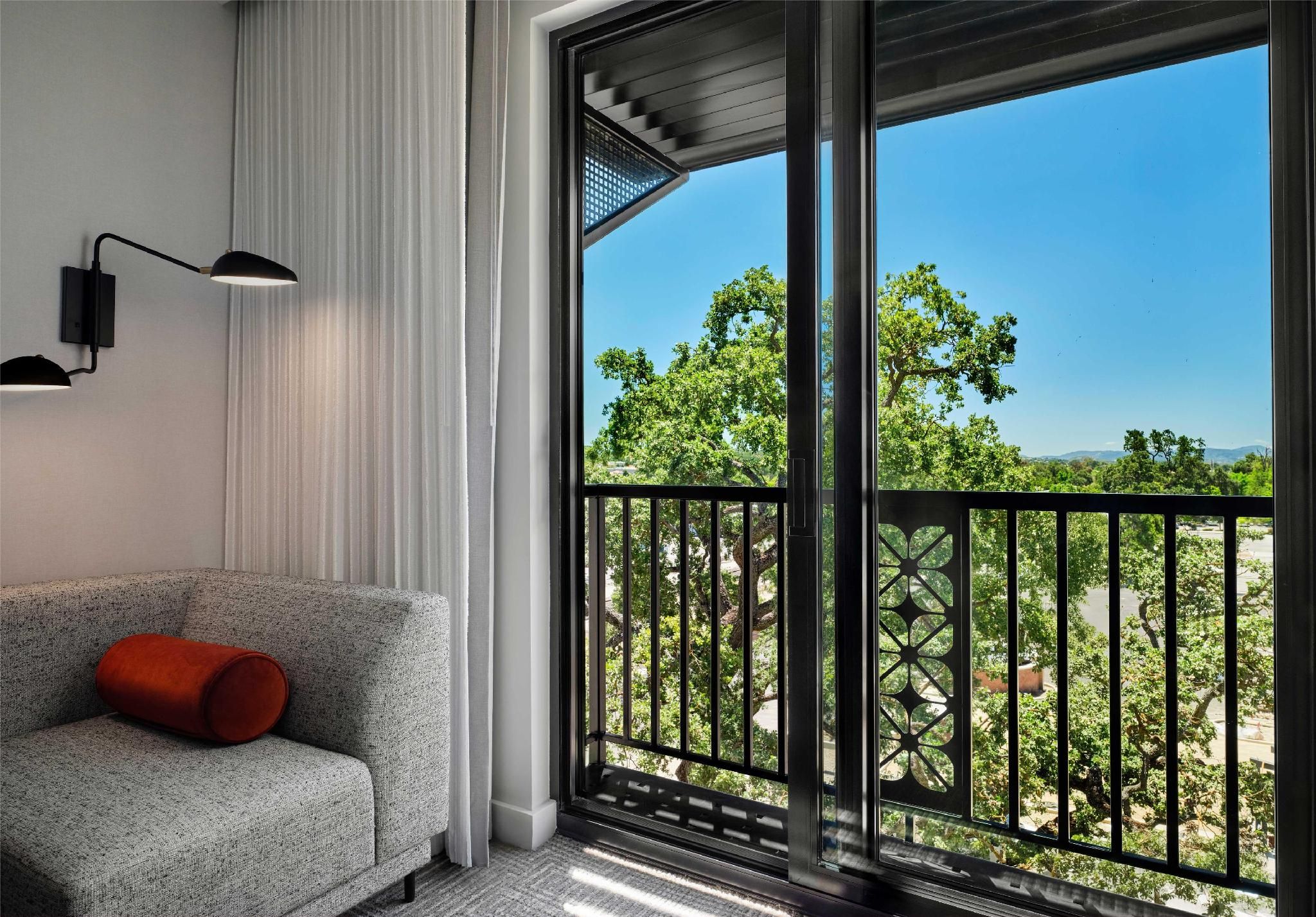 The Ava Hotel Paso Robles, Curio Collection by Hilton 2 QUEEN BEDS WITH JULIET BALCONY 3