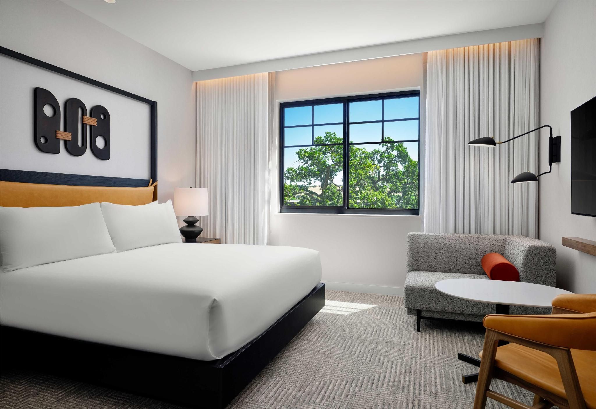 The Ava Hotel Paso Robles, Curio Collection by Hilton 2 King Beds Hearing Accessible