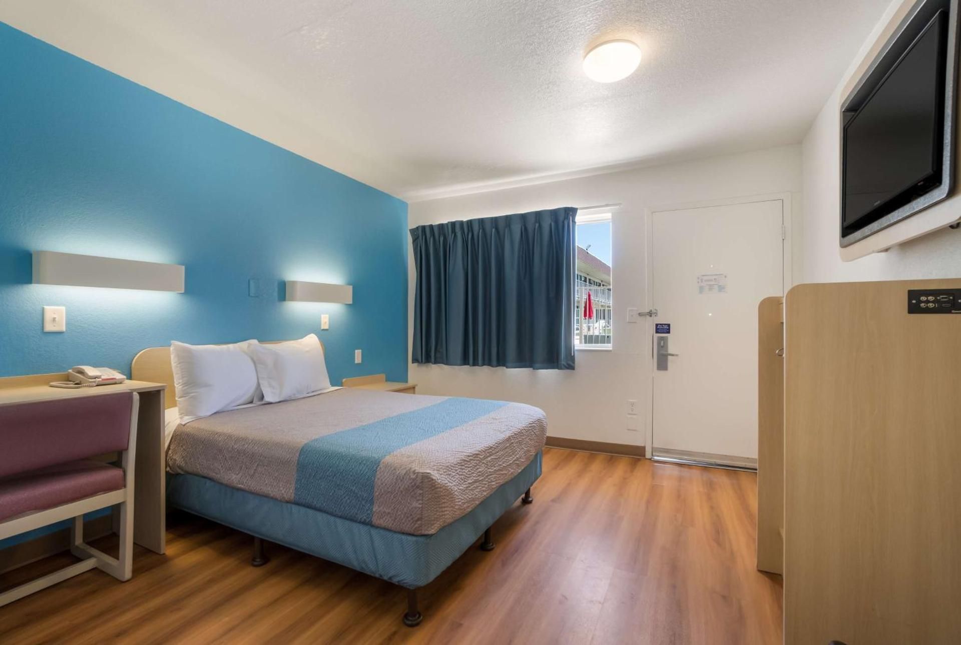 Double Room - Disability Access - Non-Smoking