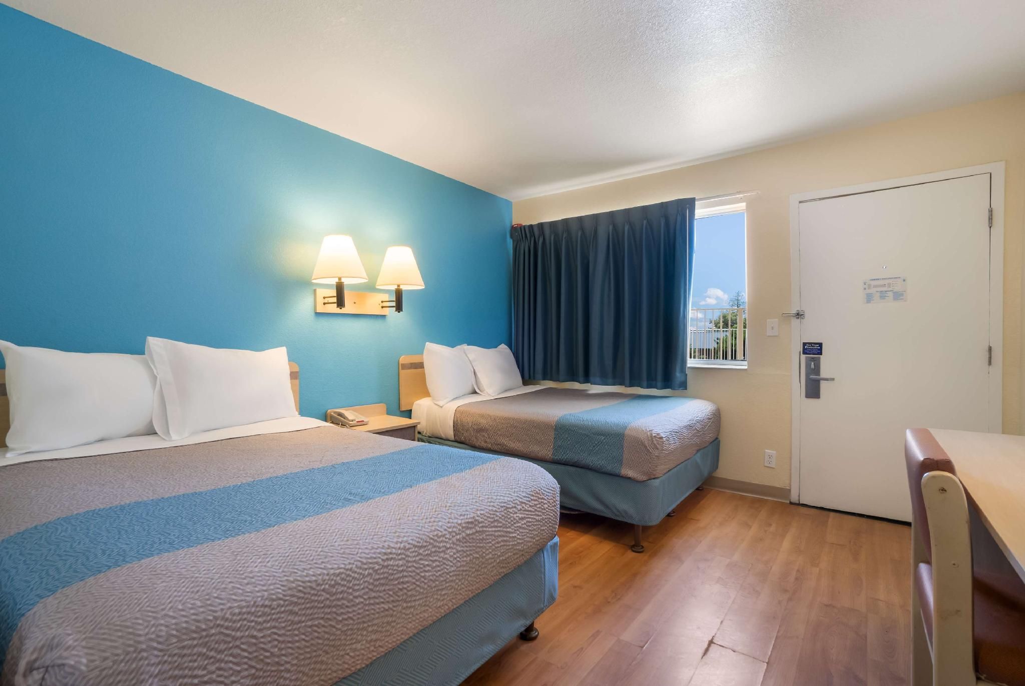 2 Full Beds | Non-Smoking, Micfridge