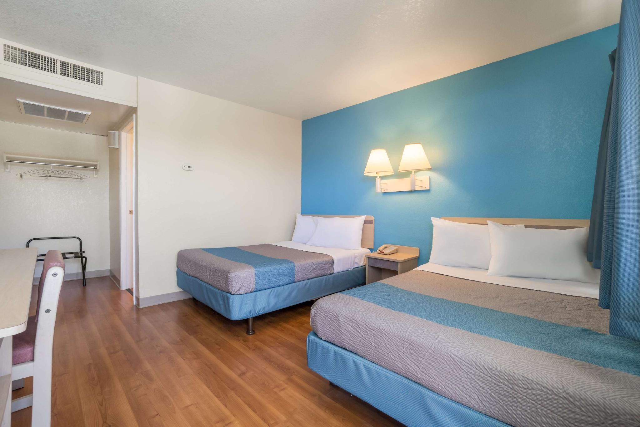2 Full Beds | Non-Smoking, Micfridge