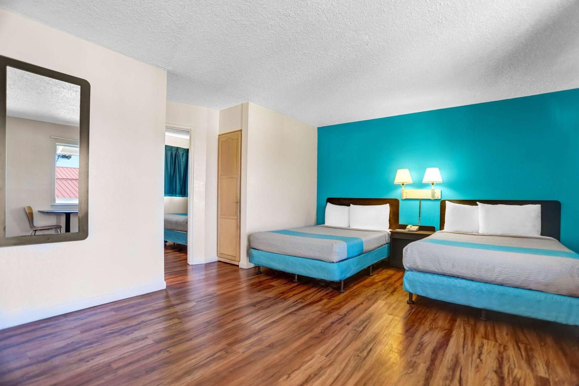 Standard Suite - Non-Smoking