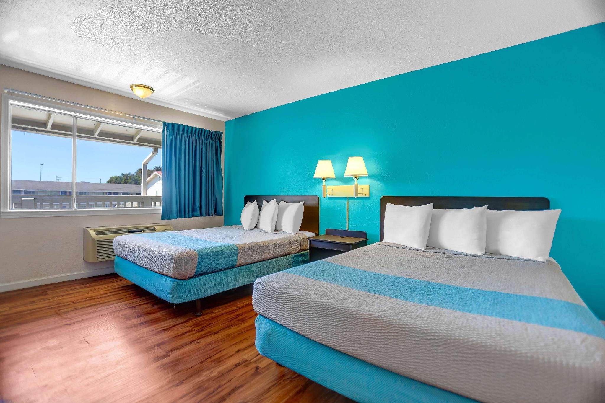 2 Queen Beds | Non-Smoking