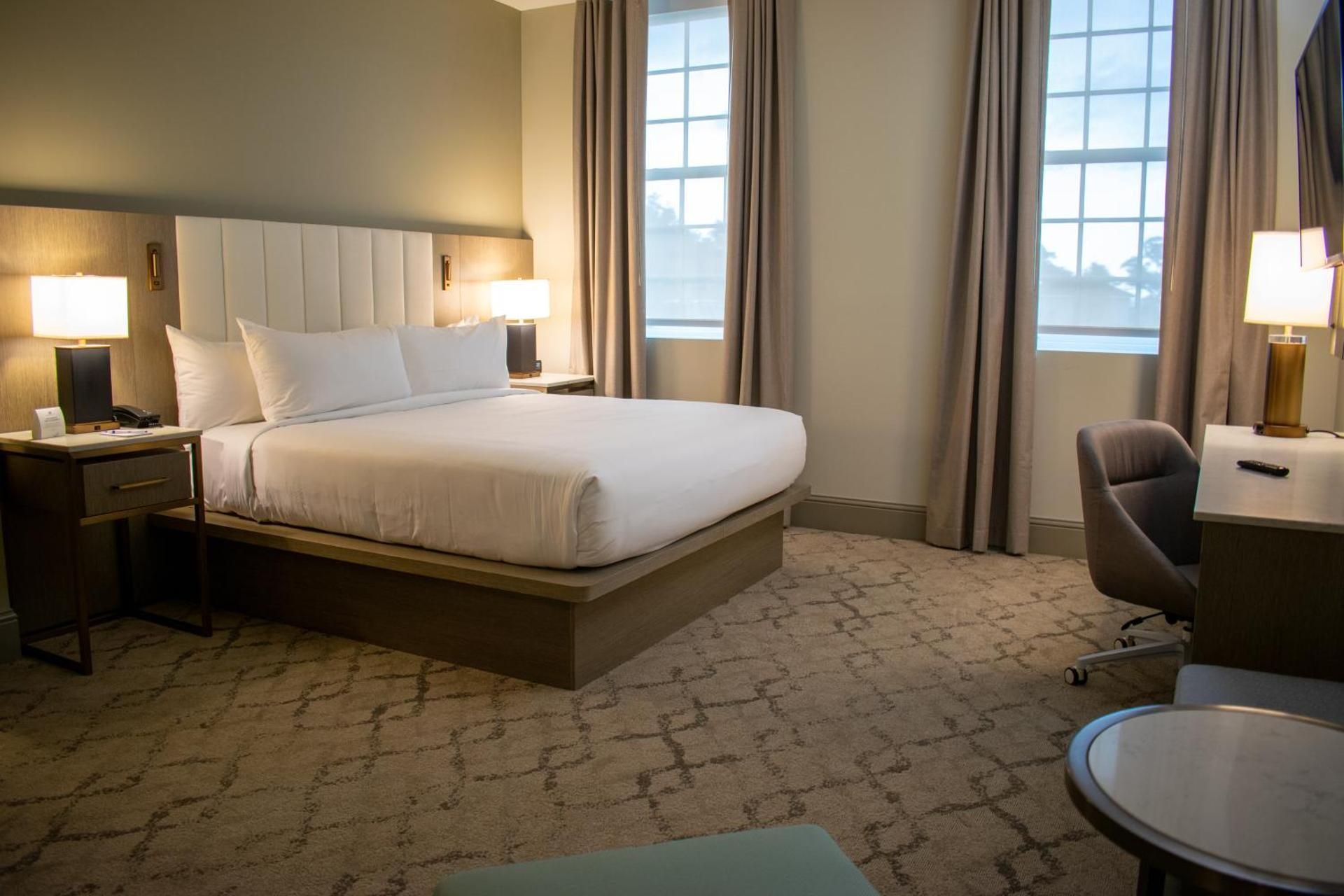 Deluxe King Grand Centennial Hearing Accessible