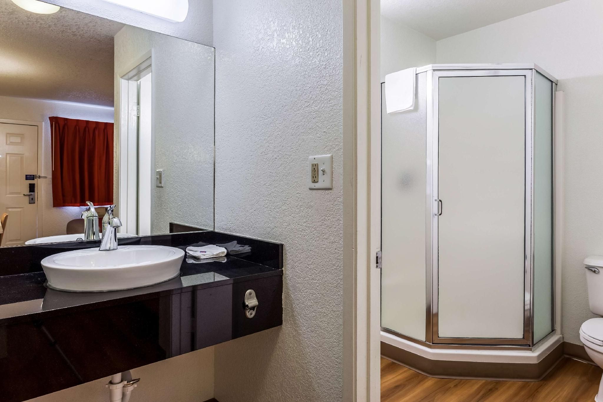 2 Full Beds Non-Smoking