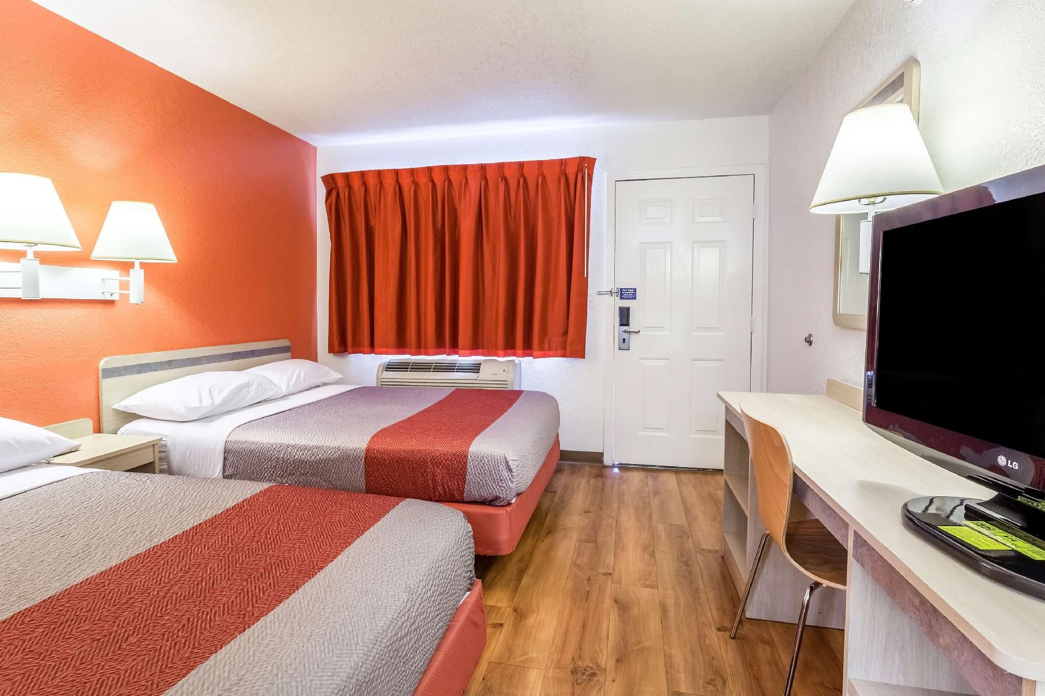 2 Full Beds Non-Smoking