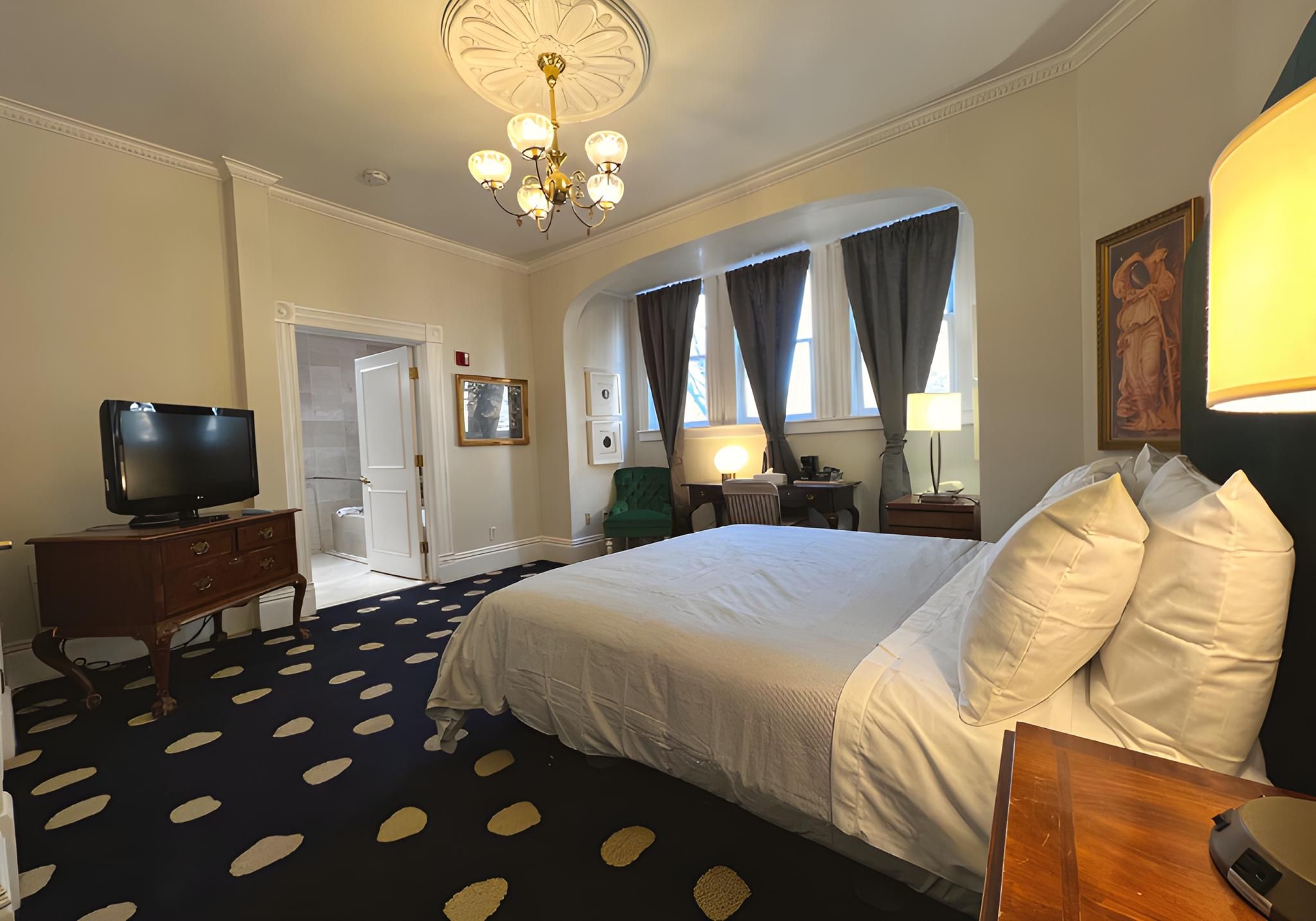 Deluxe King ADA Room