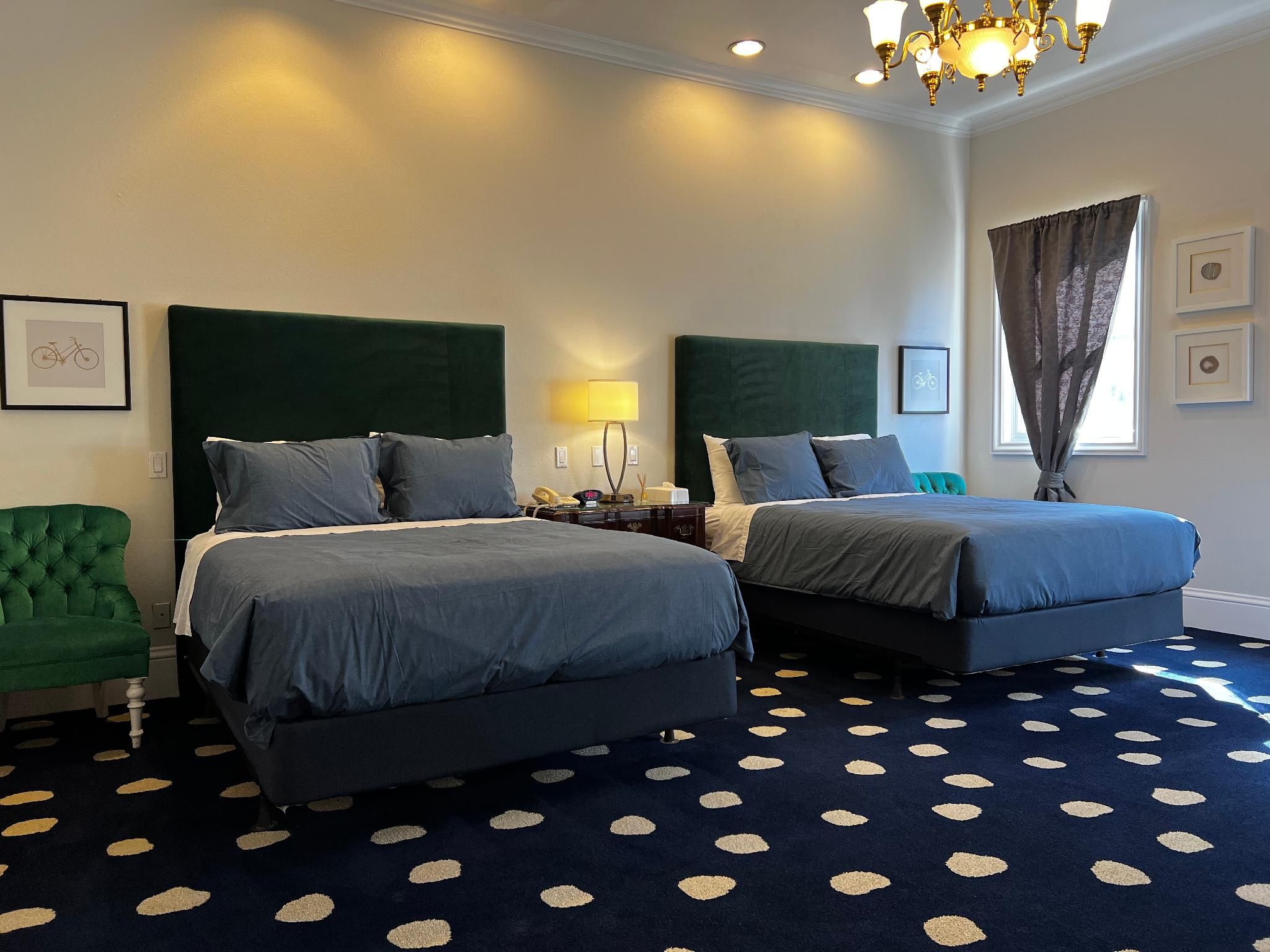 The Sterling Hotel Double Queen Room