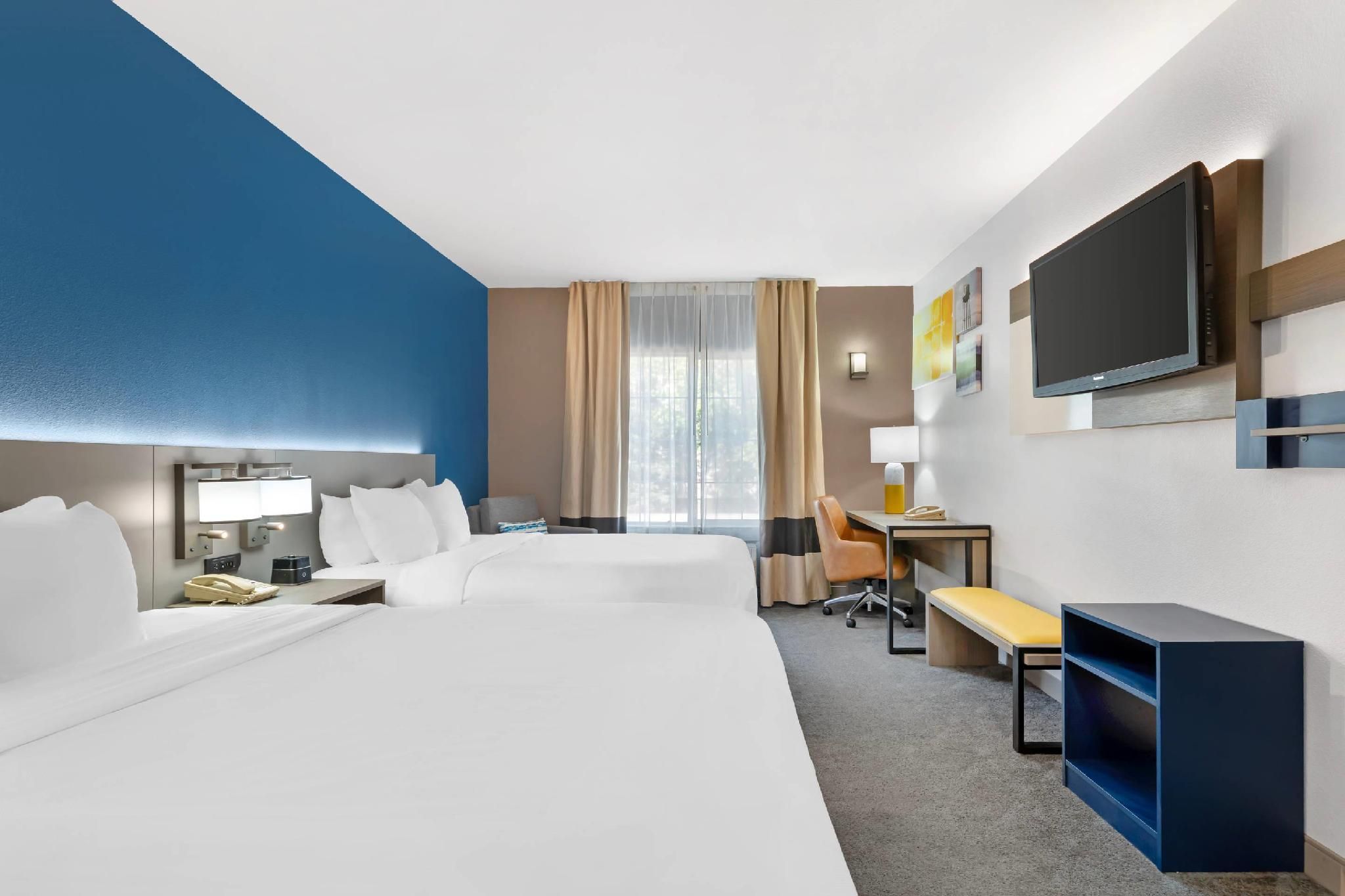 2 Queen Beds, Nonsmoking, Accessible