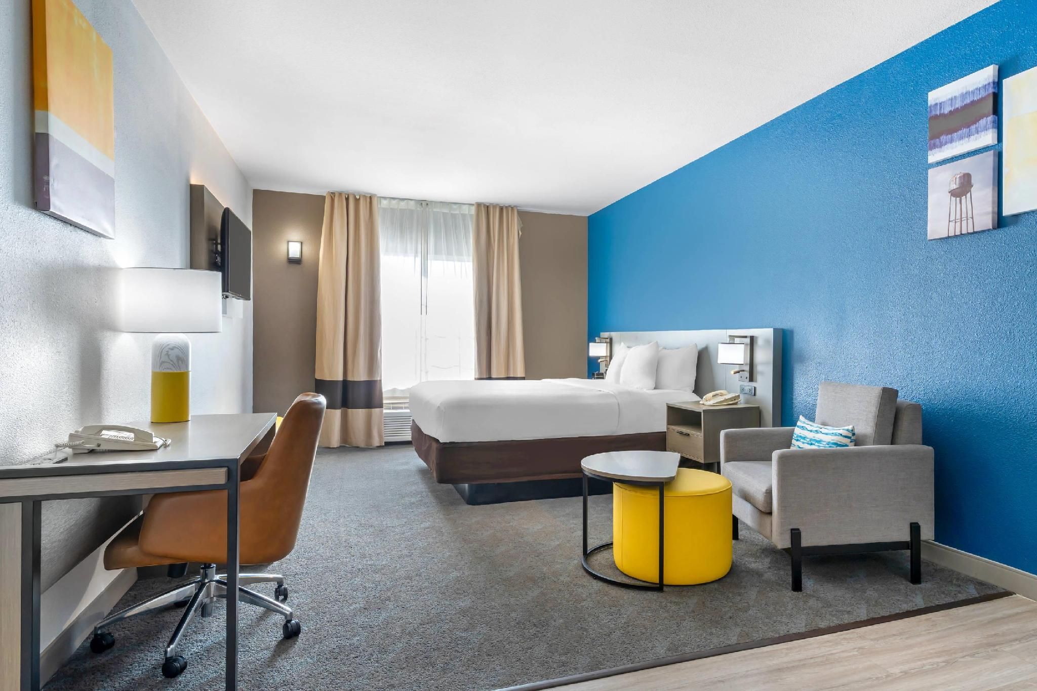 2 King Beds, Efficiency, Suite, Nonsmoking, Upgrade