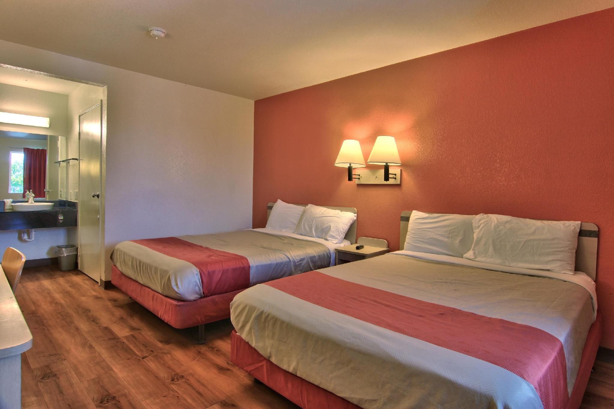 2 Queen Beds | Non-Smoking, Micfridge